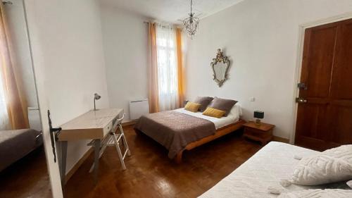 La Gare Apartment | THE YELLOW HOUSE