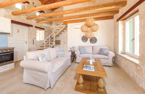 Skinaria Villa | The Yiameli Collection - Yasmi