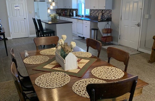 Berlin Apartment | The Yoder’s on Somerset: Sleeps 1-6.