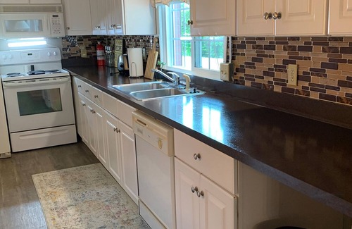 Berlin Apartment | The Yoder’s on Somerset: Sleeps 1-6.