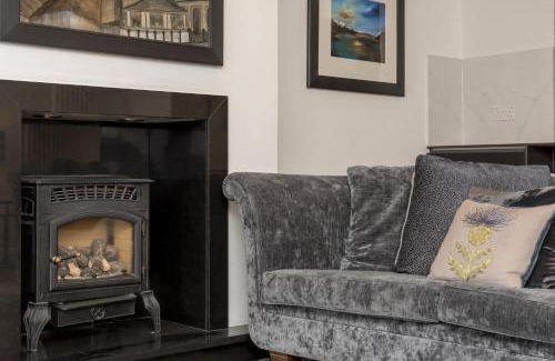 New Town Apartment | The York Place Residence