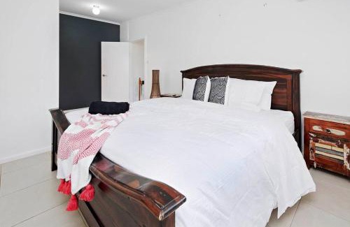 Blair Athol House | The Zebra - 4Bdrm Slps 8 2 Bathrm Wi-Fi