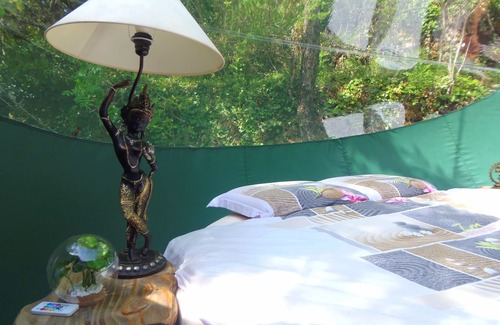 Meounes-les-Montrieux House | "The Zen Bubble" in the heart of the unusual