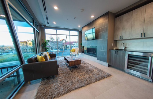 Berkley Condo | The Zen Den - A City Oasis perfect for solo or traveling couples