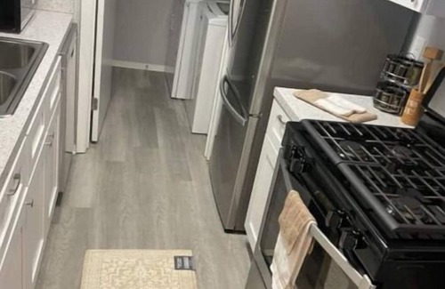 Sunset Valley Apartment | The Zen Den-Great location close to downtown