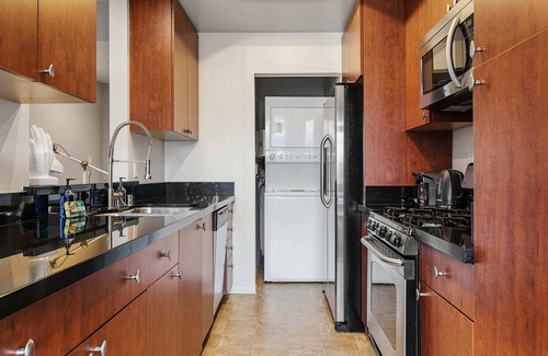Sawtelle Condo | The Zen Two-Bedroom Den