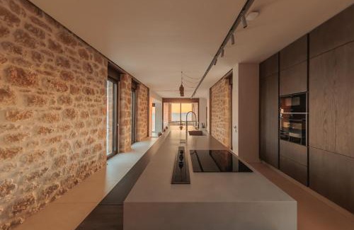 Lefktron Villa | Thea Marre