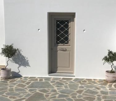 Schinoussa Town Hotel | Theasis Luxury Suites