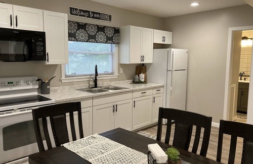Mammoth House | Thelma's Place is a cozy, three bedroom house, newly remodeled