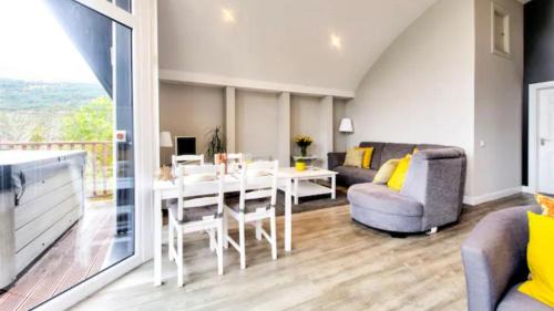 Troon House | TheLodge