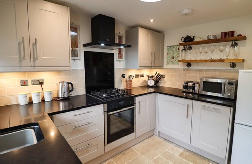 Adderbury Cottage | THELWALL COTTAGE, romantic, with open fire in Adderbury