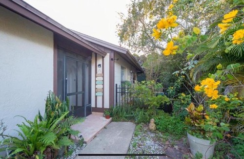 Indian Wells House | Theme Park Destination with Large Heated Pool