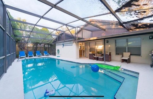 Indian Wells House | Theme Park Destination with Large Heated Pool