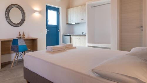 Psathi Apartment | Themonia Studios Kimolos