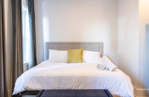 Gayborhood Apartment | Thena Hotel - Large Studio