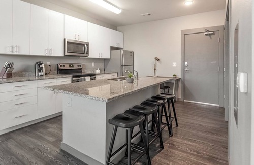 University District Apartment | TheNine 4BD 6 - Four Bedroom Apartment, Sleeps 8