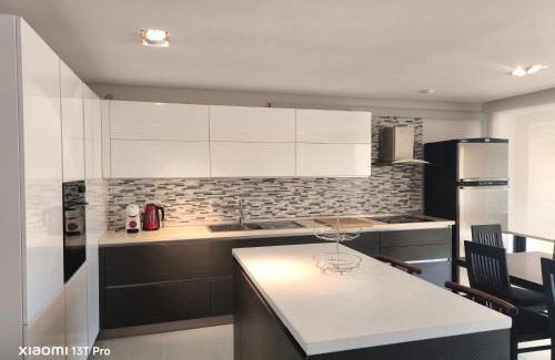 Marsalforn Apartment | Theo's Court Sea View