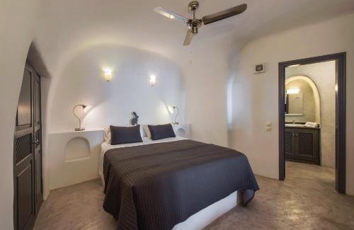 Oia Apartment | Theodora Suites