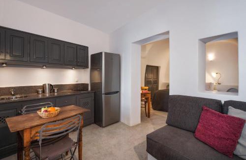 Oia Apartment | Theodora Suites