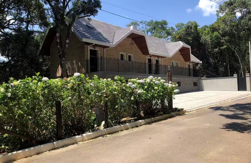 Campos do Jordao RV Rental | There forest suit 5