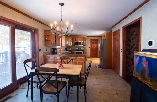 Queensbury House | There’s no place like HOME in Queensbury, NY