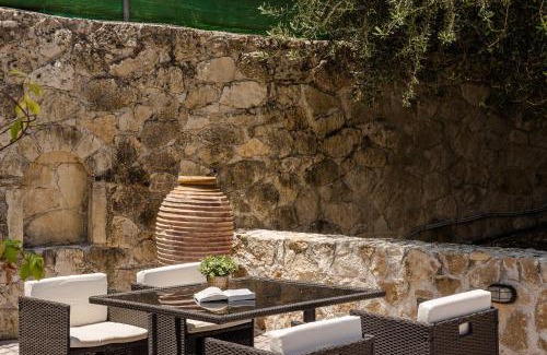 Leivathos Apartment | Theros Retreat