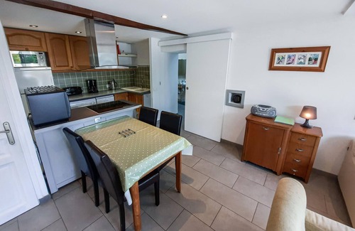 Crossac House | These two nicely furnished vacation domiciles (the two-bedroom FBL041 and the three-bedroom FBL042)