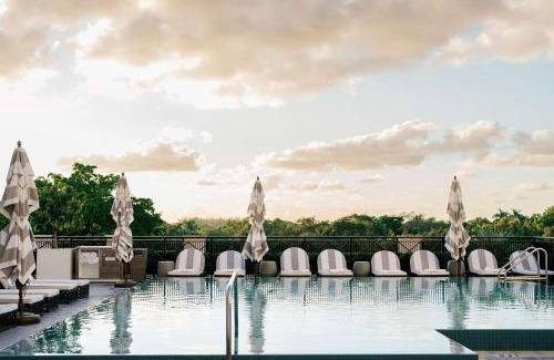Coral Gables Hotel | THesis Hotel Miami Coral Gables, Curio Collection by Hilton