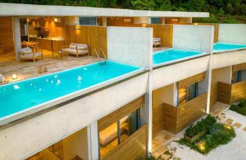 Golden Beach Villa | THESIS VILLAS