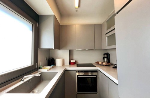 Thessaloniki City Centre Condo | Thessaloniki View - Presidential Suite