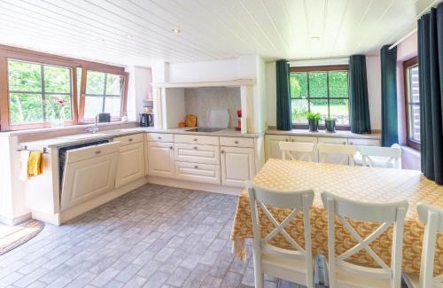 Theux House | Theux Farmhouse with Garden
