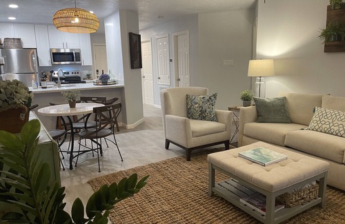 Galveston Condo | TheView210 2bed 2bath Beachfront Babe’s Beach Hot Tub Pool Pickle Tennis court