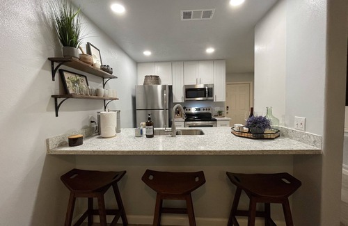 Galveston Condo | TheView210 2bed 2bath Beachfront Babe’s Beach Hot Tub Pool Pickle Tennis court