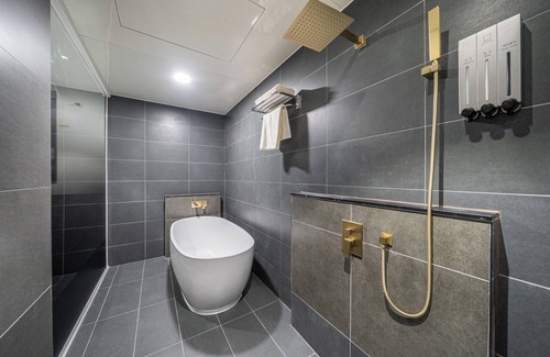 Gwangmyeong Hotel | TheWall Hotel