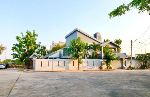 Na Kluea Villa | Thiptara Pool Villa Jomtien
