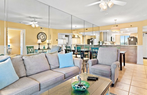 Lower Grand Lagoon Condo | Third-Floor Beachfront Condo w/Free WiFi, Washer/Dryer, Shared Pool, & Hot Tub