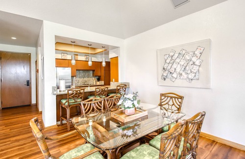 Waikoloa Condo | Third floor condo with ocean views, pool and hot tub access, and golf nearby