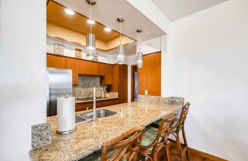 Waikoloa Condo | Third floor condo with ocean views, pool and hot tub access, and golf nearby