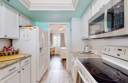 Indian Shores Condo | Third Floor, Oceanfront Condo w/Shared Pool, Ocean View, & Private Washer/Dryer