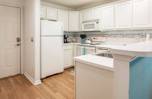 Pawleys Island Condo | Third Floor True Blue Condo with Beautiful Golf Course View