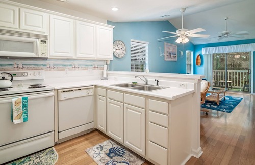 Pawleys Island Condo | Third Floor True Blue Condo with Beautiful Golf Course View