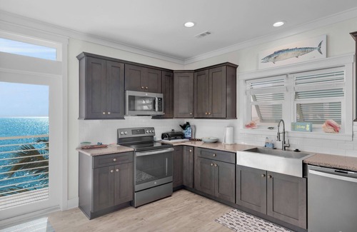 Plantation Key House | This 2 bedroom pet friendly ocean front home has the best views in the resort!