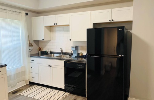 Indianapolis House | This 3-bdrm 2-bath cottage is min away from downtown & the Indy Motor Speedway.