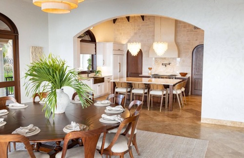 Estate Chocolate Hole and Great Cruz Bay Villa | This 6 bedroom luxury villa located in Chocolate Hole is newly renovated and tastefully decorated