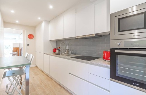 Roquebrune-Cap-Martin Apartment | This apartment is a 1 bedroom(s), 2 bathrooms, located in Roquebrune-Cap-Martin, Provence-Alpes-Côte d'Azur.