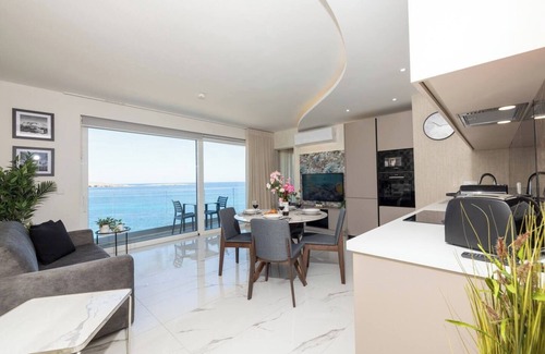 Qawra Apartment | This apartment is a 1 bedroom(s), 1 bathrooms, located in San Pawl il-Baħar, null.