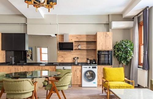 Istanbul City Center Apartment | This apartment is a 1 bedroom(s), 1 bathrooms, located in Fatih, İstanbul.