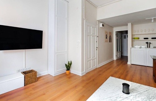 Arnavutkoy Apartment | This apartment is a 1 bedroom(s), 1 bathrooms, located in Beşiktaş, İstanbul.