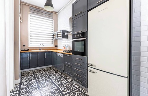 Taksim Apartment | This apartment is a 2 bedroom(s), 2 bathrooms, located in Beyoğlu, İstanbul.