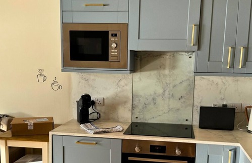 Margate Apartment | This apartment is a 2 bedroom(s), 1 bathrooms, located in Margate, England.
